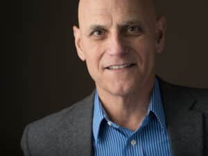 Een portret van Steven C. Hayes