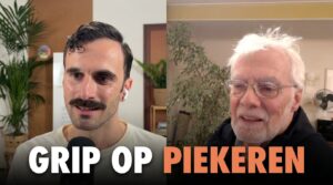 Christiaan Neeteson in gesprek met Jan Geurtz over piekeren, met de tekst ‘Grip op piekeren’.